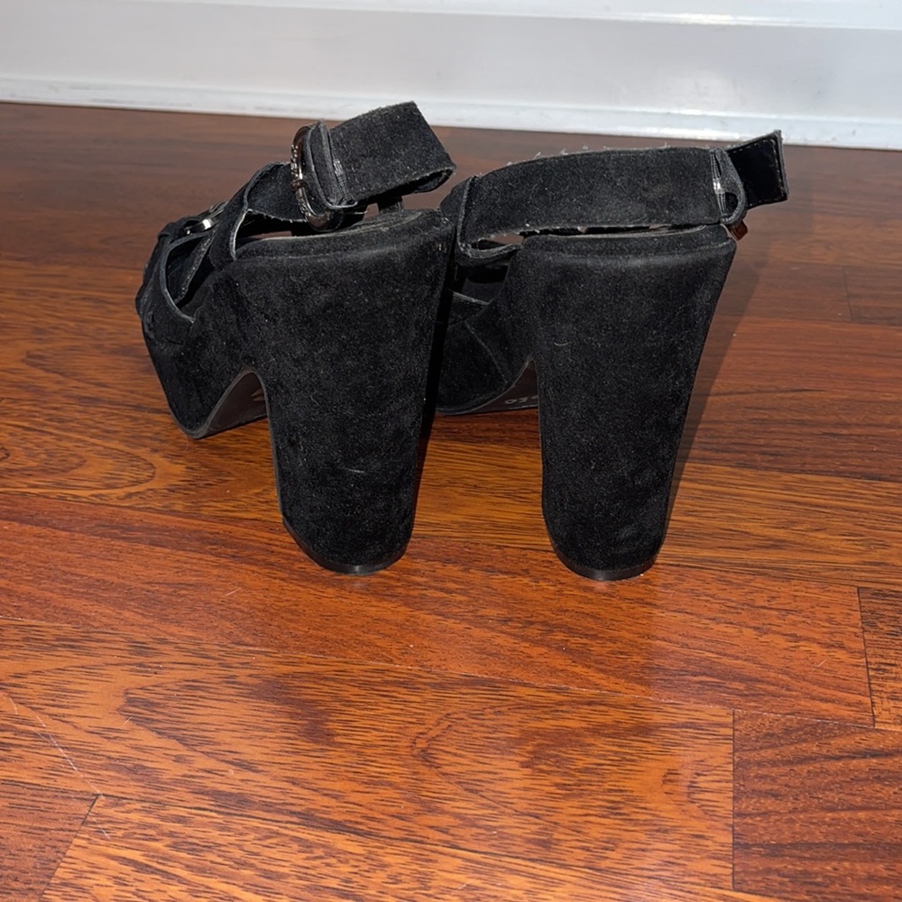 G by Guess heels - Picture 4 of 6